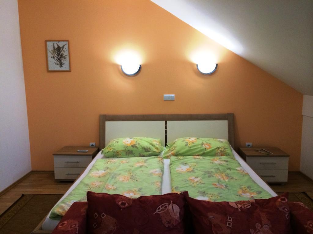 Villa Tourist Farm Salamun Banovci Esterno foto